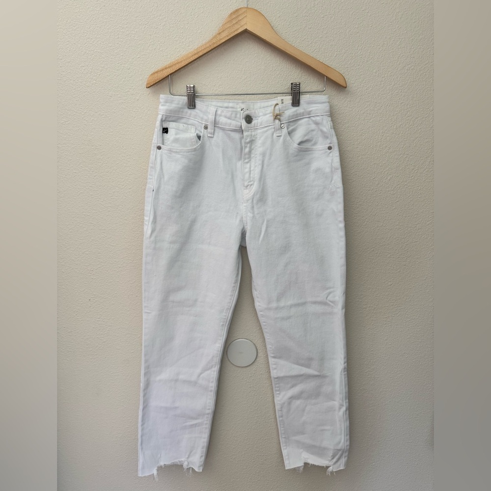 NWT KanCan Crisp White straight Denim Jeans size 9/28